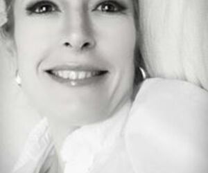 M Luisa DE Vil