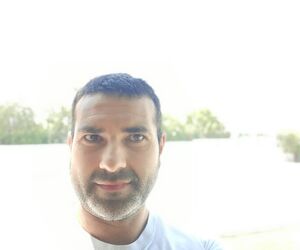 Roberto Leon R